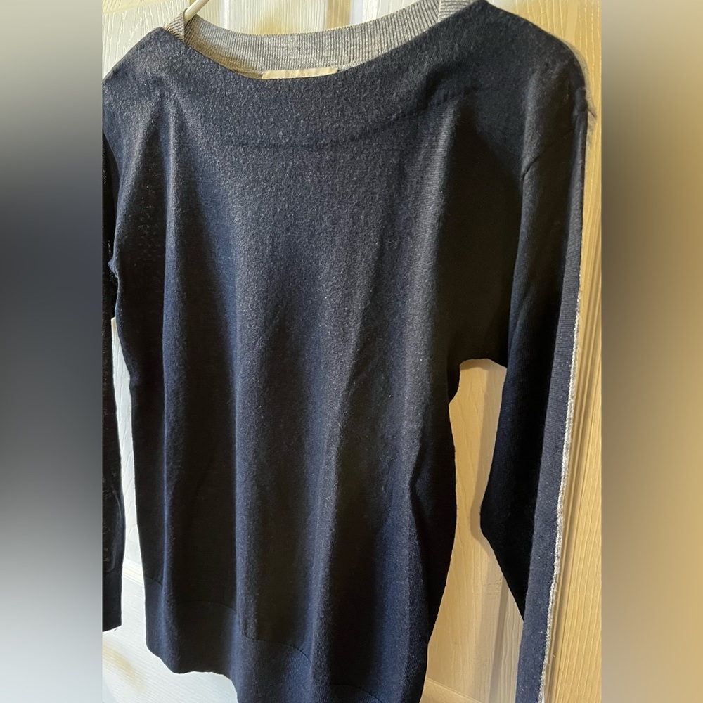 Loft Two-Toned Lightweight Sweater; Lt. Grey/Navy Blue; Size XS
